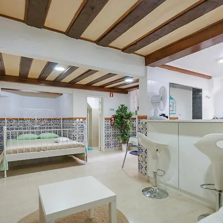 Apartment Beco Do Melo, A Traditional Building In Alfama Lisbon